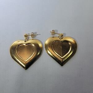 Vintage Gold-Tone Heart-Shaped Earrings Bold, Elegant Design for Every Occasion